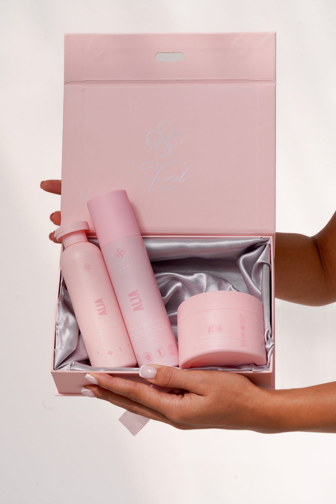 La Box Gamme Alia  : 1 huile Alia 200ml + 1 shampoing Alia 200ml + Un derma-roller
