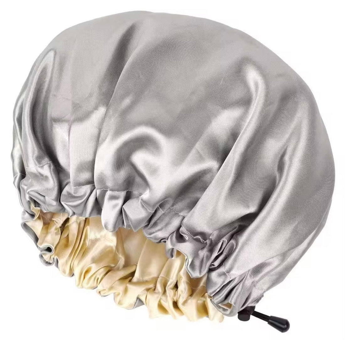 Bonnet en satin gris